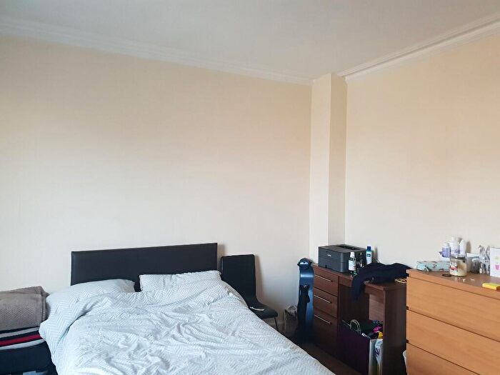 3 Bedroom Flat To Rent In Union Place, West End, Dundee, DD2