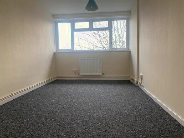 1 Bedroom Flat To Rent In Albatross Avenue, Rochester, ME2