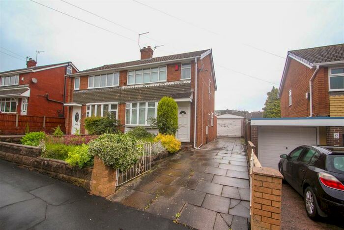 3 Bedroom Semi-Detached House To Rent In Tonbridge Avenue, Bradeley, Stoke-On-Trent, ST6