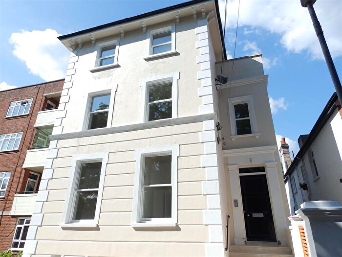 2 Bedroom Apartment To Rent In Grove Road, Surbiton, KT6