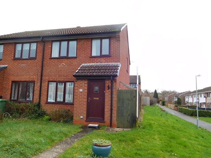 3 Bedroom Semi-Detached House To Rent In Slimbridge Close, Yate, BS37