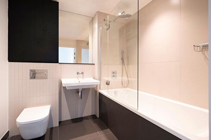 3 Bedroom Flat To Rent In George Street, Croydon, CR0