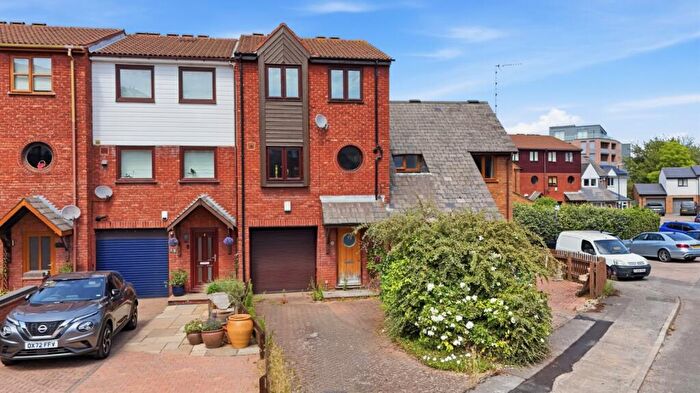 3 Bedroom End Of Terrace House For Sale In Quayside Close, Nottingham, Nottinghamshire, NG2