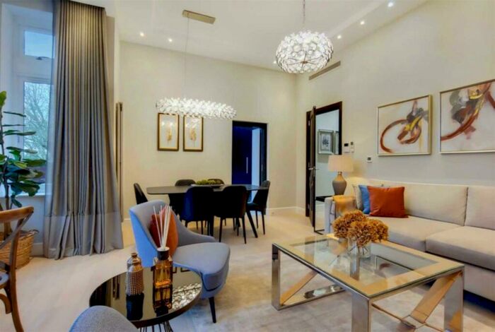 4 Bedroom Apartment To Rent In Fitzjohns Avenue, Hampstead, London, NW3