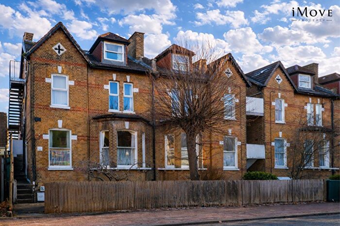 2 Bedroom Flat To Rent In Oakfield Road, London, SE20