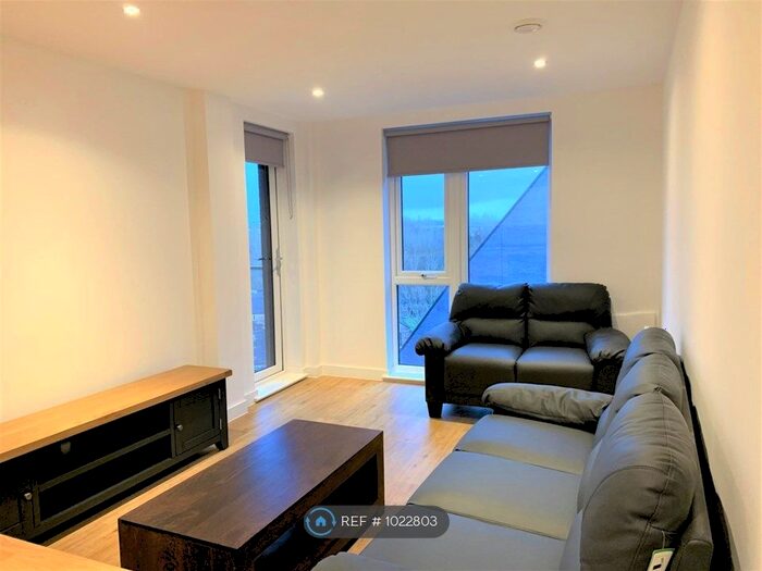 2 Bedroom Flat To Rent In Advent Way, Manchester, M4