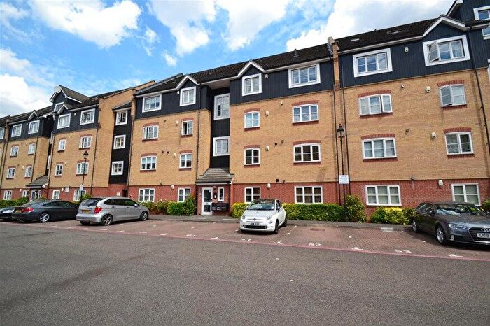 2 Bedroom Flat To Rent In Longman Court, Hemel Hempstead, HP3