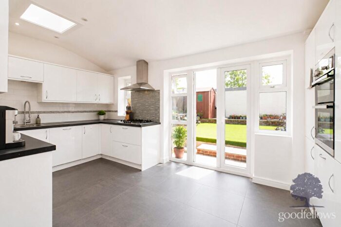 4 Bedroom End Of Terrace House To Rent In Kimpton Road, Sutton, Surrey, SM3