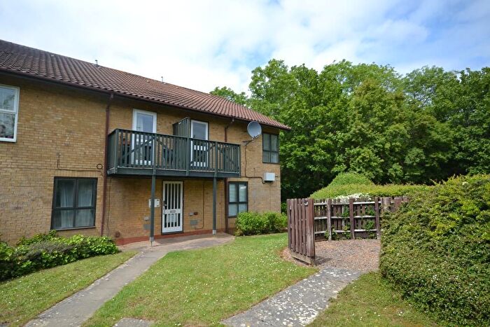 1 Bedroom Flat To Rent In Ramsthorn Grove, Walnut Tree, Milton Keynes, Buckinghamshire, MK7