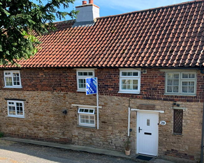 2 Bedroom Cottage For Sale In High Street, Little Bytham, NG33