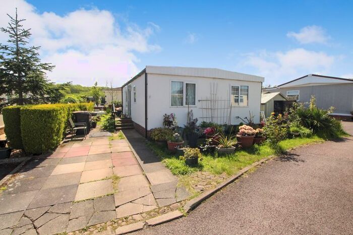 1 Bedroom Park Home For Sale In Woodland Park, Wilstead, MK45