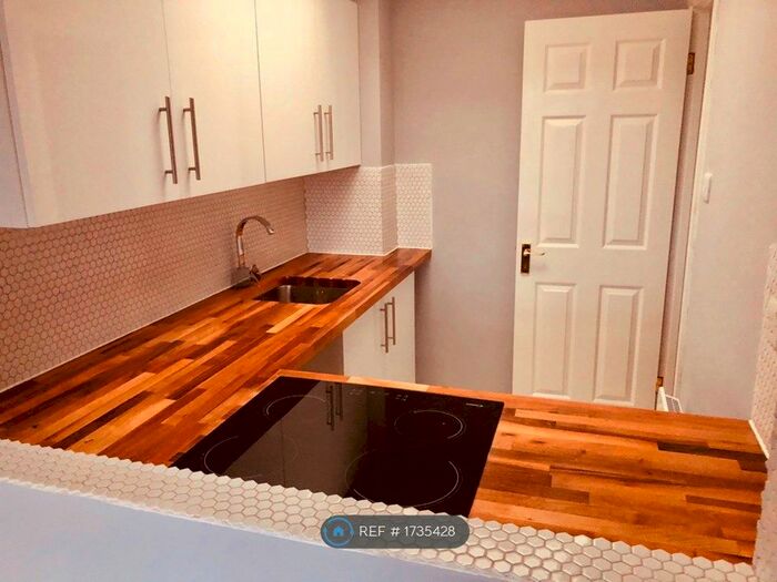 1 Bedroom Flat To Rent In Casa Marina, Paignton, TQ4