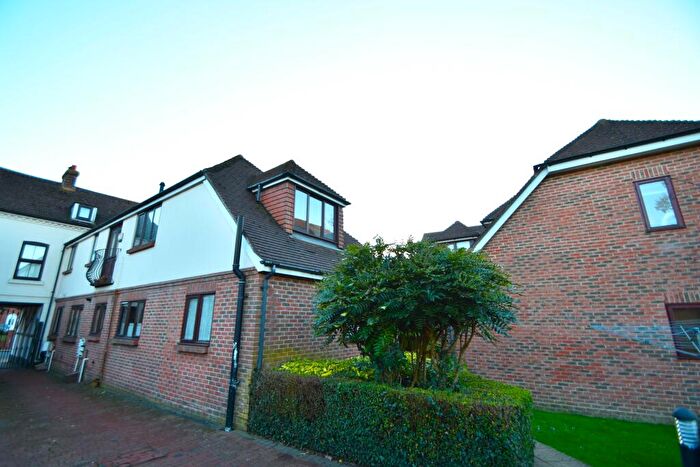 2 Bedroom Flat To Rent In West Street, Havant, Havant, Hampshire, PO9