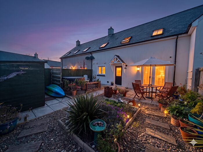 3 Bedroom Cottage For Sale In Triplestone Close, Herbrandston, SA73