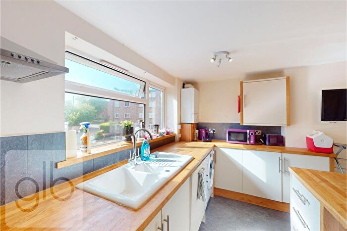 3 Bedroom Flat To Rent In Binswood Street, Leamington Spa, CV32