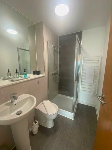 2 Bedroom Flat To Rent In Aire, Cross Green Lane, LS9