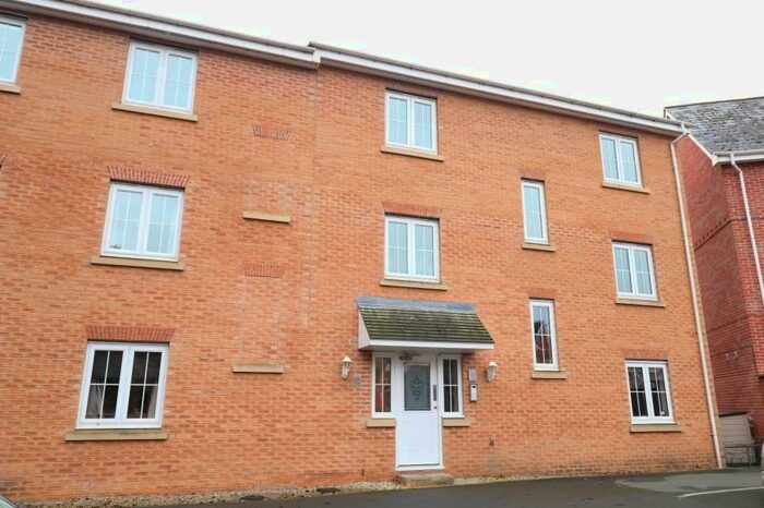 2 Bedroom Flat To Rent In Troydale Park, Pudsey LS28