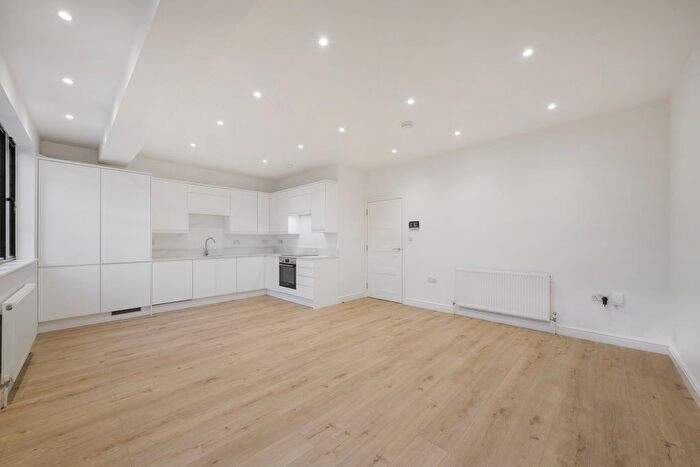 1 Bedroom Flat To Rent In Nether Street, West Finchley, N3