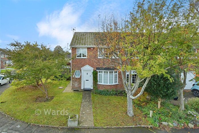 3 Bedroom Semi-Detached House For Sale In Hildersham Close, Broadstairs, Kent, CT10