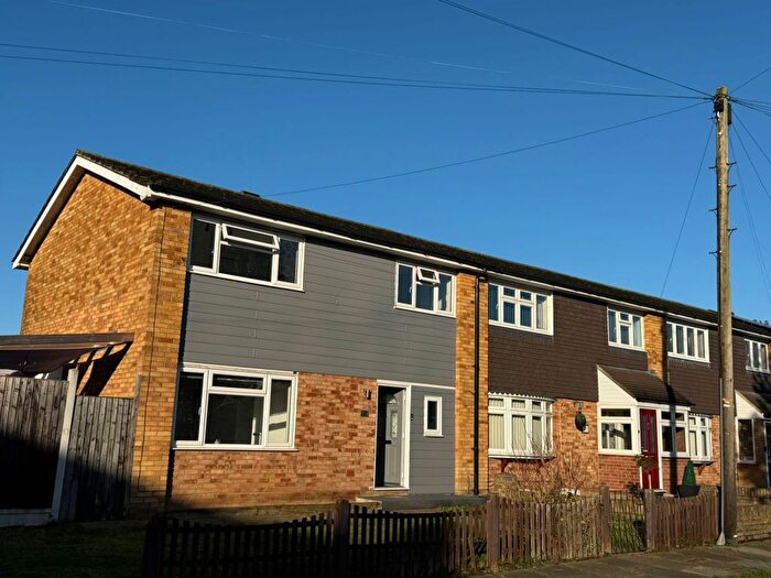 3 Bedroom End Of Terrace House To Rent In Cedar Road, Grays, RM16