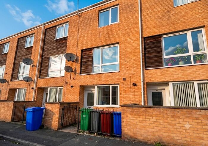4 Bedroom Terraced House To Rent In Hitchen Street, Manchester, M13
