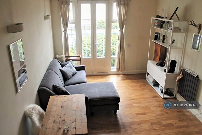 1 Bedroom Flat To Rent In Fairfield Road, London, E3