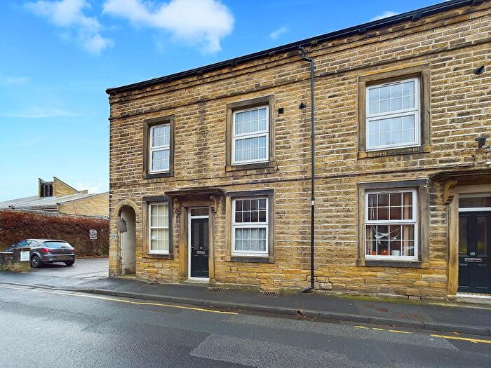 2 Bedroom End Of Terrace House To Rent In Otley Street, Skipton, BD23