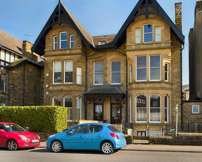 2 Bedroom Flat To Rent In East Parade, Harrogate, HG1
