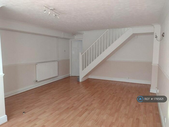 3 Bedroom Terraced House To Rent In Waveney Road, Ipswich, IP1