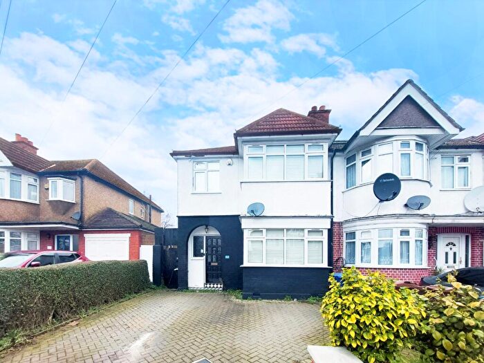 3 Bedroom End Of Terrace House For Sale In Torbay Road, Rayners Lane, Harrow, HA2