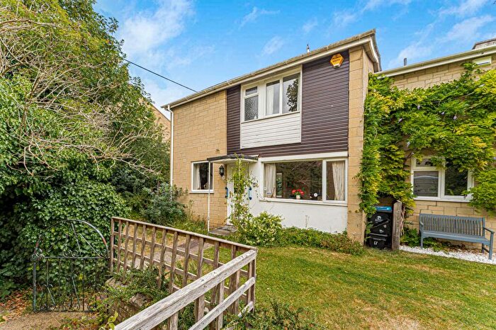3 Bedroom End Of Terrace House For Sale In Park Close, Bladon, OX20