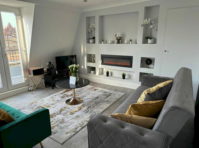 2 Bedroom Flat To Rent In Brixton Hill, London, SW2