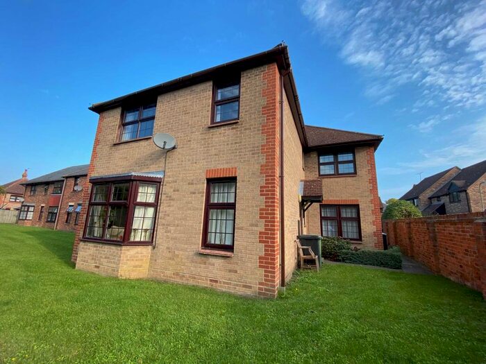 1 Bedroom Flat To Rent In Atwell Close, Wallingford, OX10