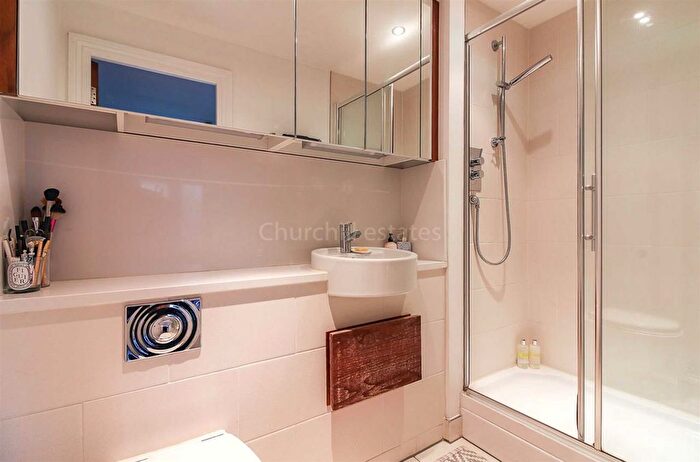 2 Bedroom Flat To Rent In Chelsea Mews, Wanstead, E11