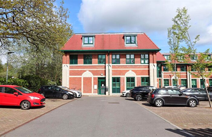 1 Bedroom Apartment For Sale In Minley Road, Fleet, GU51