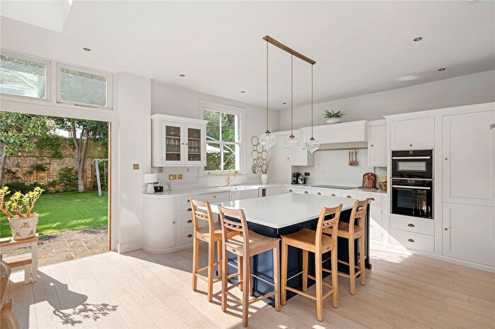 5 Bedroom Semi-Detached House For Sale In Rodenhurst Road, Abbeville Village, SW4