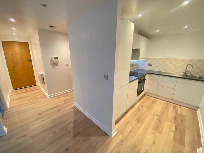 2 Bedroom Flat To Rent In West Ealing, London, W13