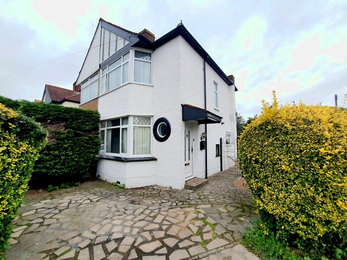 2 Bedroom Semi-Detached House To Rent In Guilford Avenue, Feltham, TW13