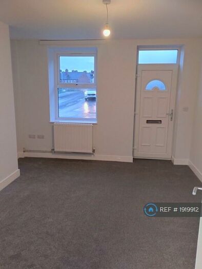 2 Bedroom Terraced House To Rent In Racecommon Road, Barnsley, S70