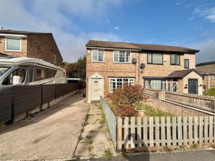 3 Bedroom Semi-Detached House For Sale In , Oakdale Close, Halifax, HX3