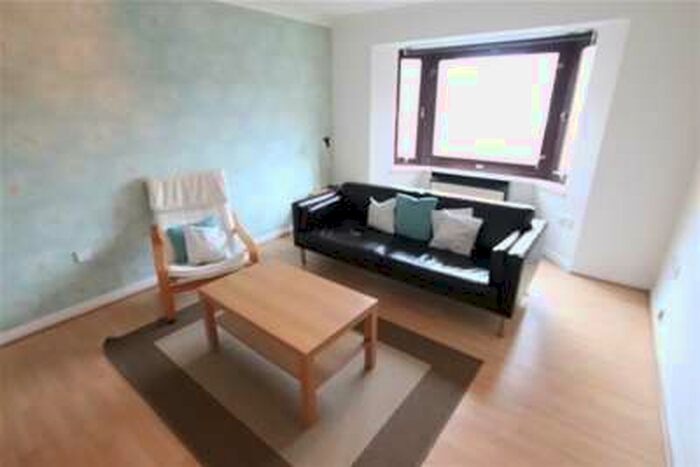 2 Bedroom Flat To Rent In Leyden Court, Maryhill, G20