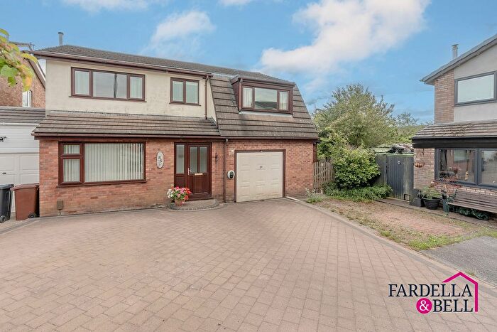 5 Bedroom Link Detached House For Sale In Wellfield Drive, Burnley, BB12