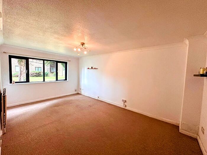 1 Bedroom Flat To Rent In Pepys Close, Ickenham, UB10