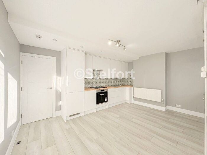 4 Bedroom Maisonette To Rent In Chapman Street, London, E1