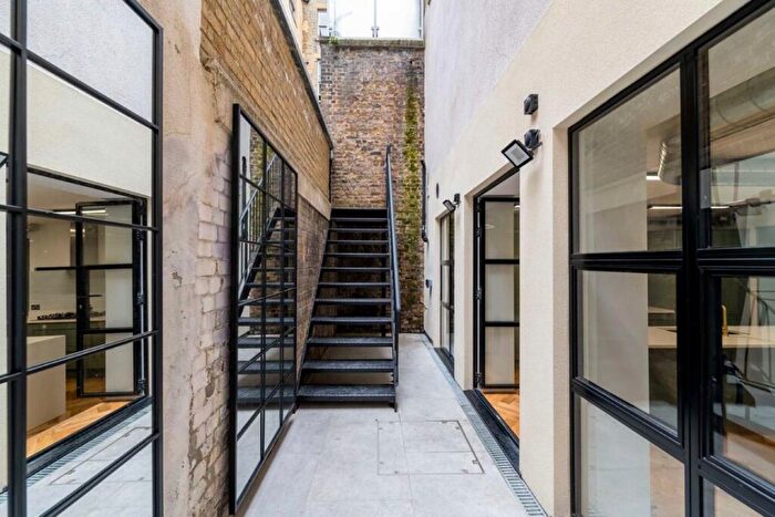 3 Bedroom Flat To Rent In Hatton Garden, London, EC1N