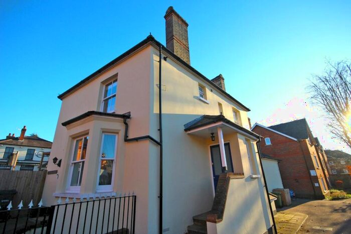 2 Bedroom Flat To Rent In Midland Place, Victoria Street, St. Albans, Hertfordshire, AL1