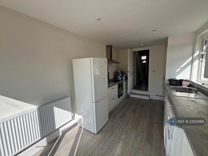 4 Bedroom Terraced House To Rent In Grove Park Avenue, Bristol, BS4