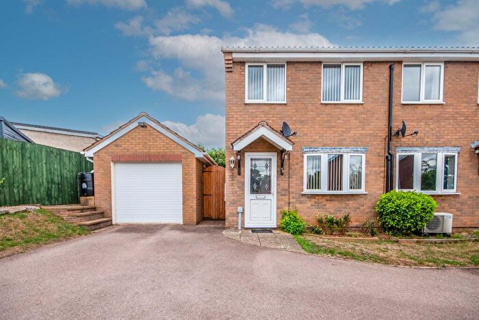 2 Bedroom Semi-Detached House For Sale In Drayton Place, Irthlingborough, Wellingborough, NN9