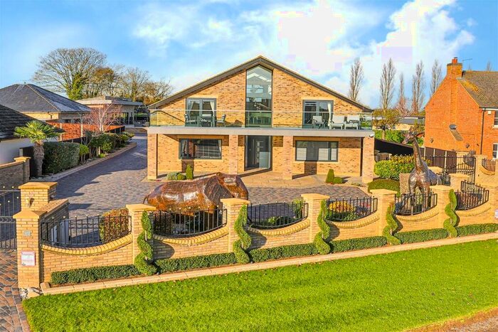 5 Bedroom Detached House For Sale In Orlingbury Road, Isham, NN14