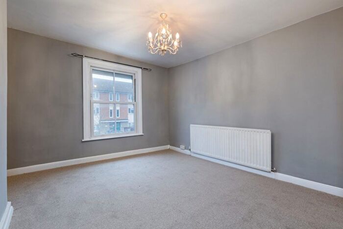 3 Bedroom Flat To Rent In London Road, Riverhead, TN13